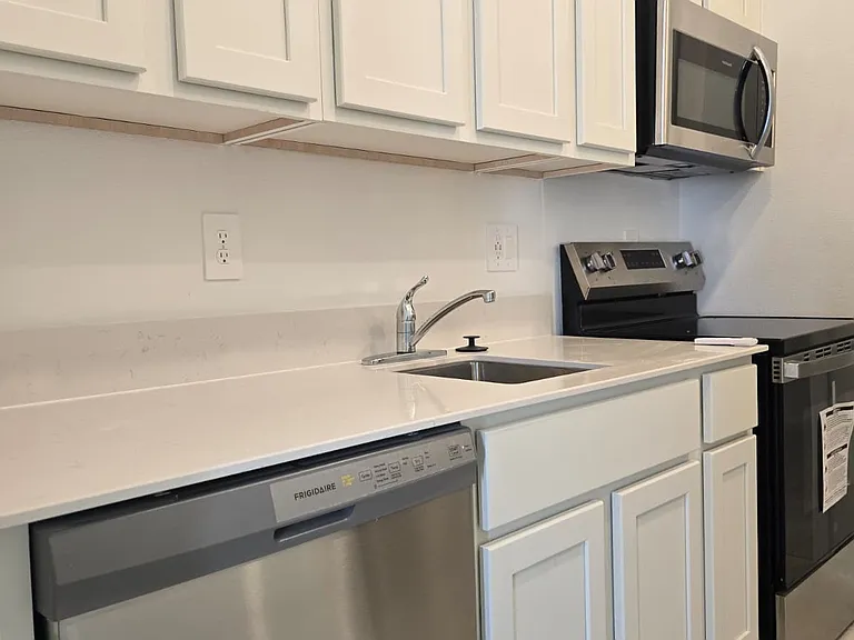 2452 Bluestone Rd — Photo 7