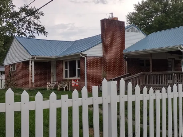 1755 Campbell Dr, Ironton, OH 45638