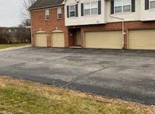 23461 Williamsburg Cir, Woodhaven, MI 48183