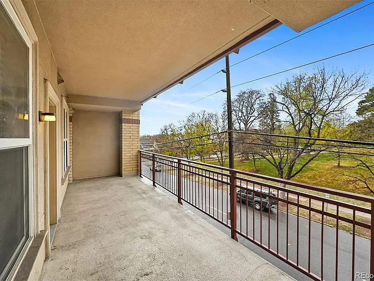 2240 N Clay St — Photo 22
