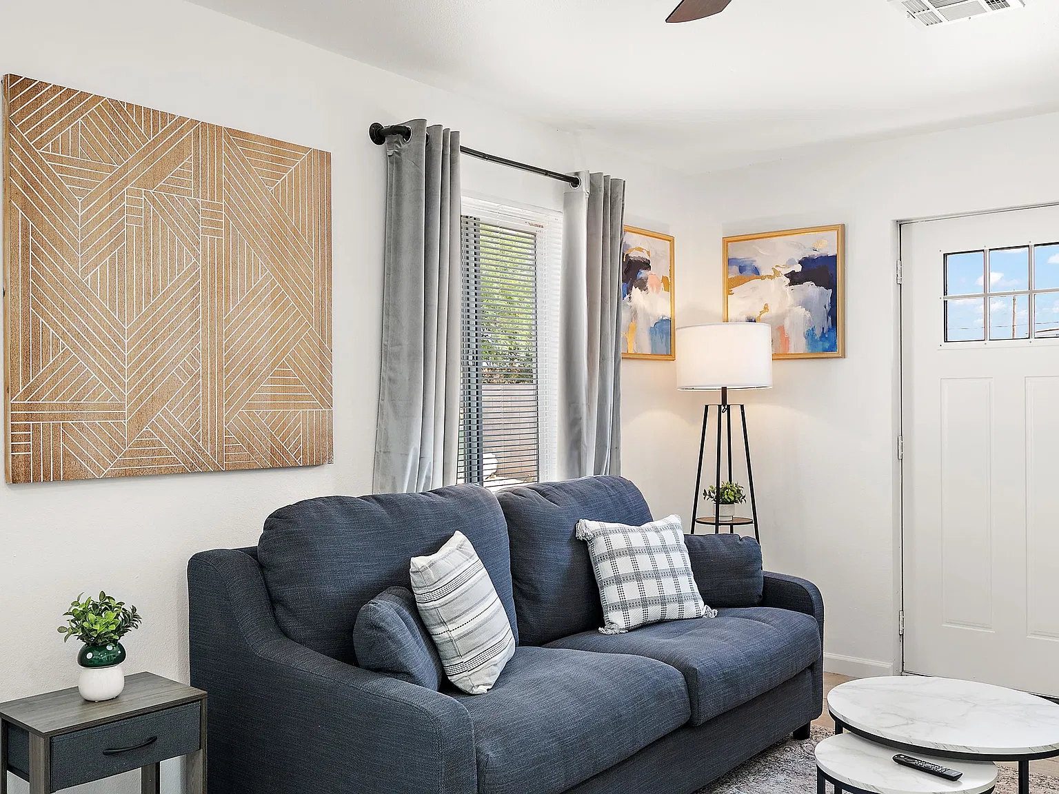 1 bed, 1040 sqft, $1,350 — Photo 3
