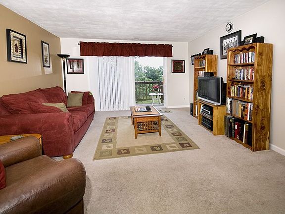 2nd image of 94 Sugar Bend Ct