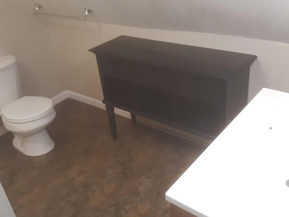 5th image of 729 W Spofford Ave APT 3