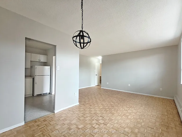 90 Holgate St #406 — Photo 3