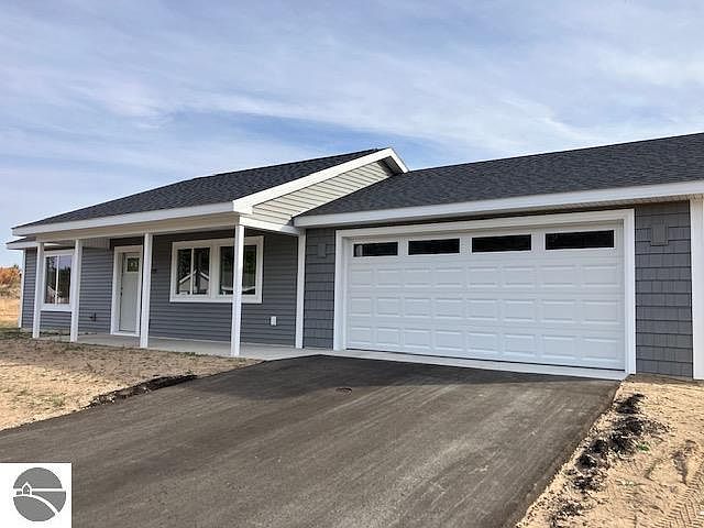 1st image of 2739 Mockingbird Dr