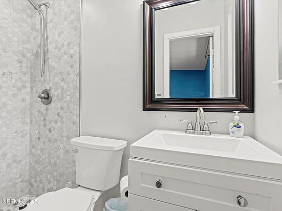 5th image of 7617 LAZEAU Drive