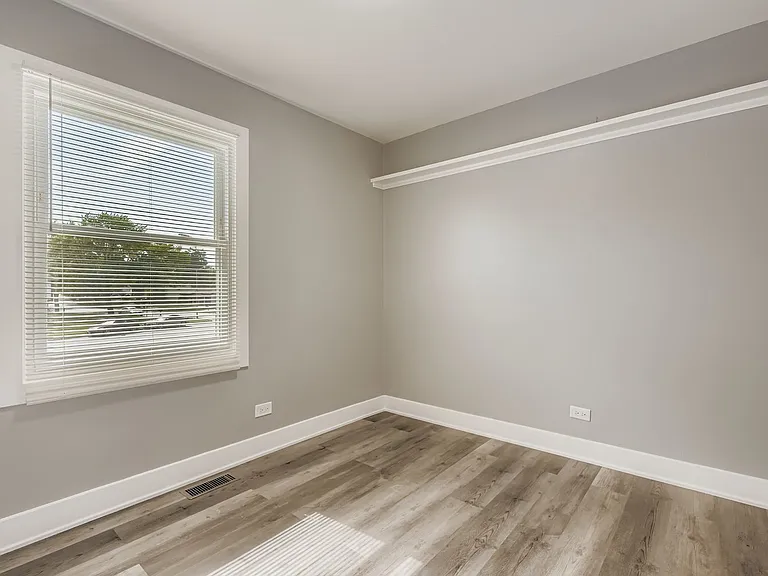 5611 Allemong Dr — Photo 21