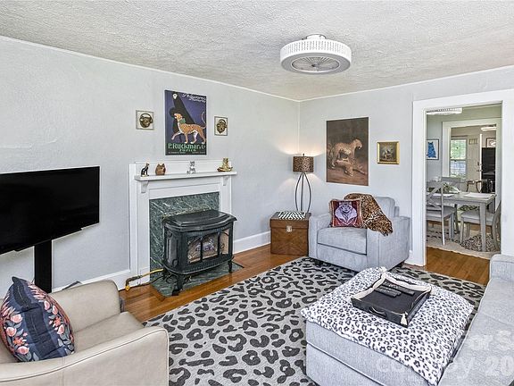 5th image of 20 Cottage St