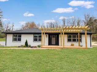 2040 McGee 1 Ln, Nicholasville, KY 40356