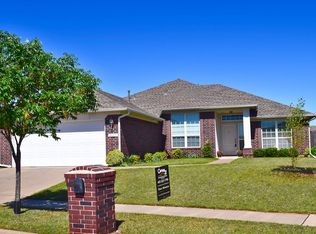 18025 Cerrado Cir, Edmond, OK 73012