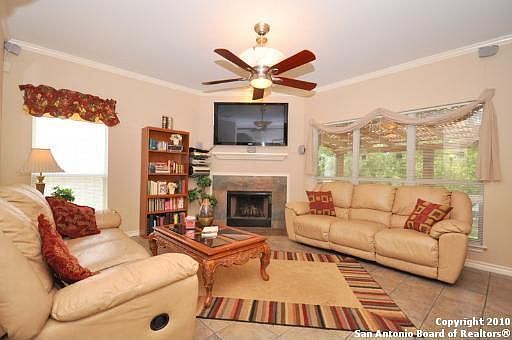 5th image of 3814 Tavern Oaks St