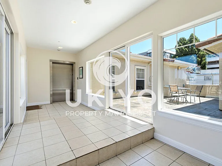 2933 McClure St — Photo 35