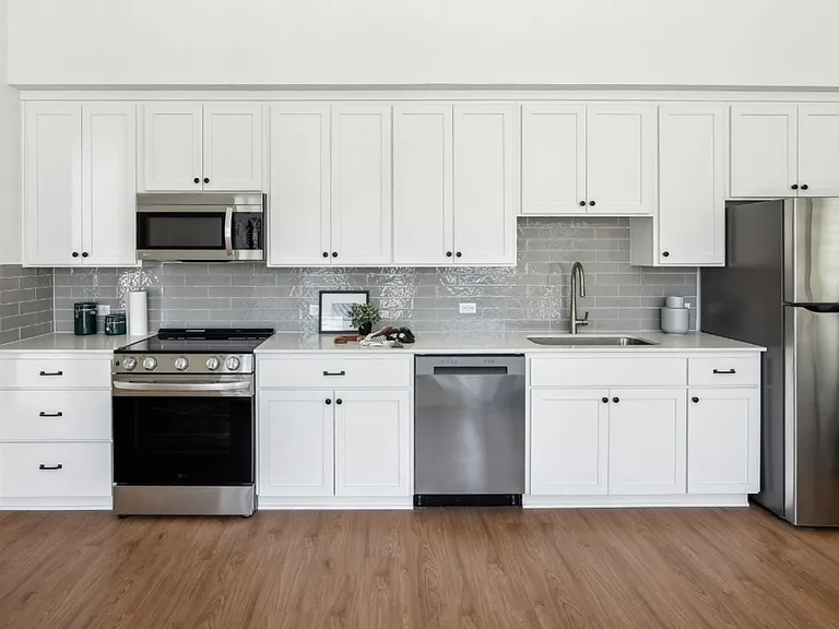 Lincoln Street Apartments — Photo 2