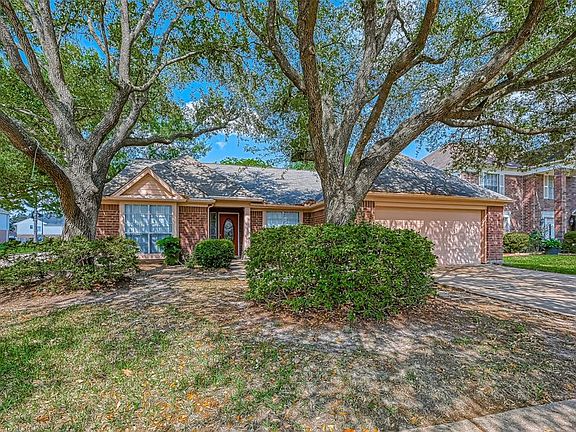 5th image of 18108 Garden Manor Dr