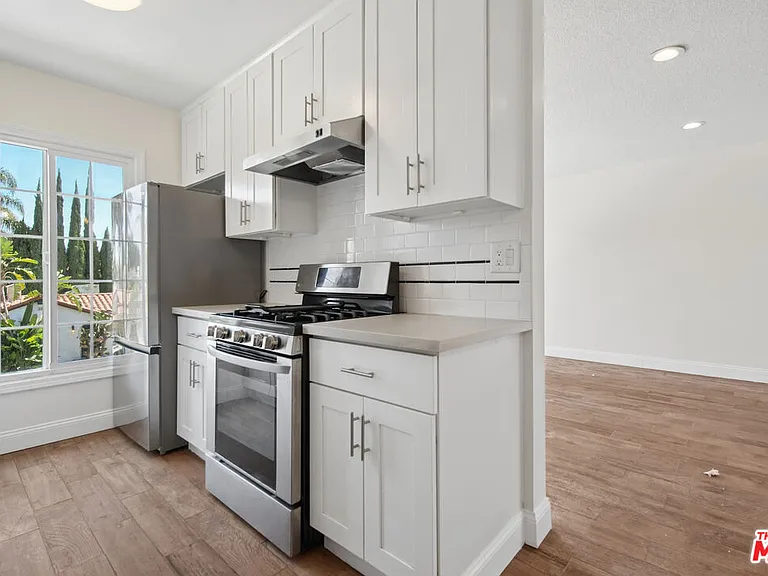 7209 Willoughby Ave #16 — Photo 7