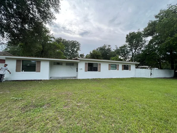 6851 King Arthur Rd N, Jacksonville, FL 32211