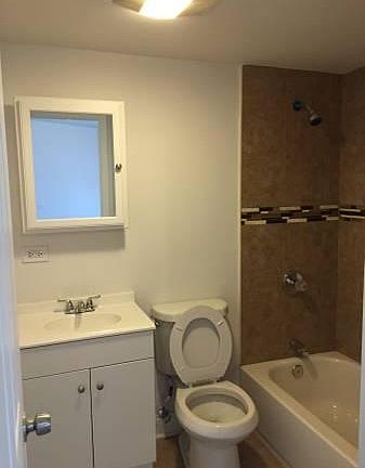 4th image of 3964 W Grand Ave #2R