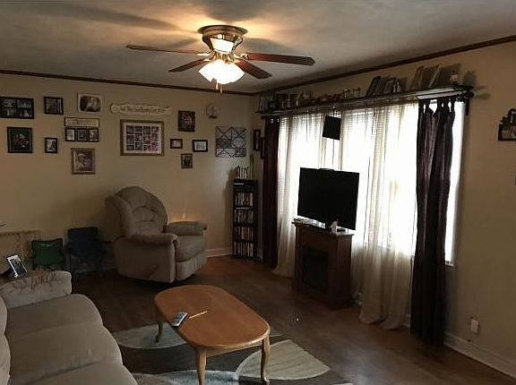 5th image of 2416 E Lakeview Dr