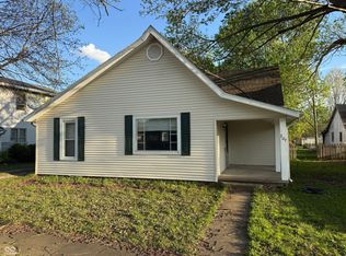 207 E Pine St, New Market, IN 47965