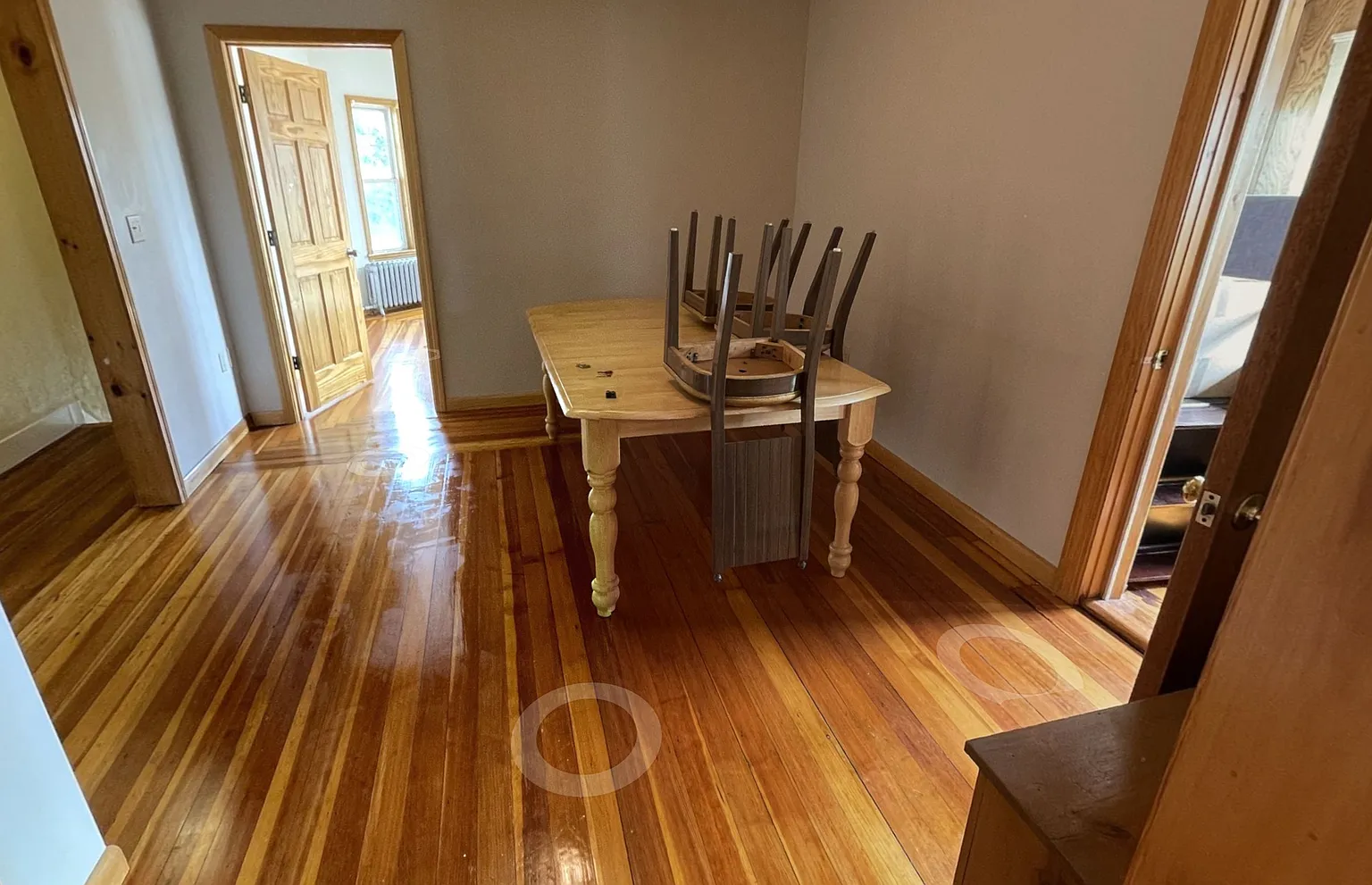 6/1/27 Tufts area 4BR - huge apartment, near T & campus — Photo 4