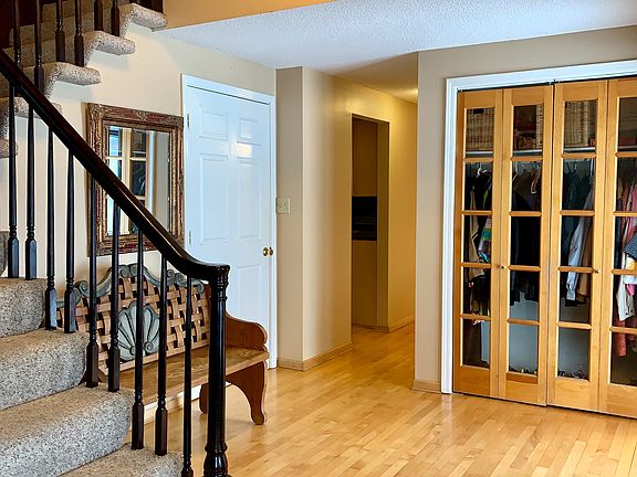 3rd image of 1365 Sommerset Way