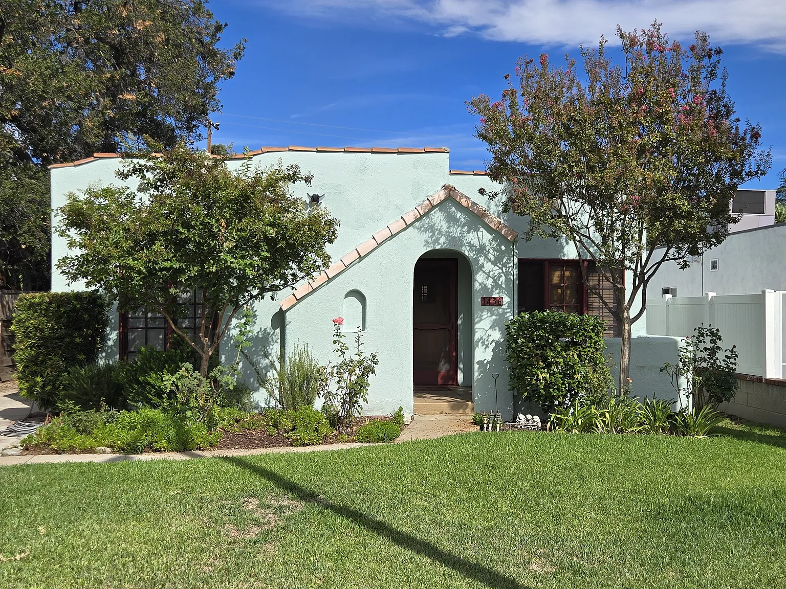 2 bed, 962 sqft, $4,000 — Photo 1
