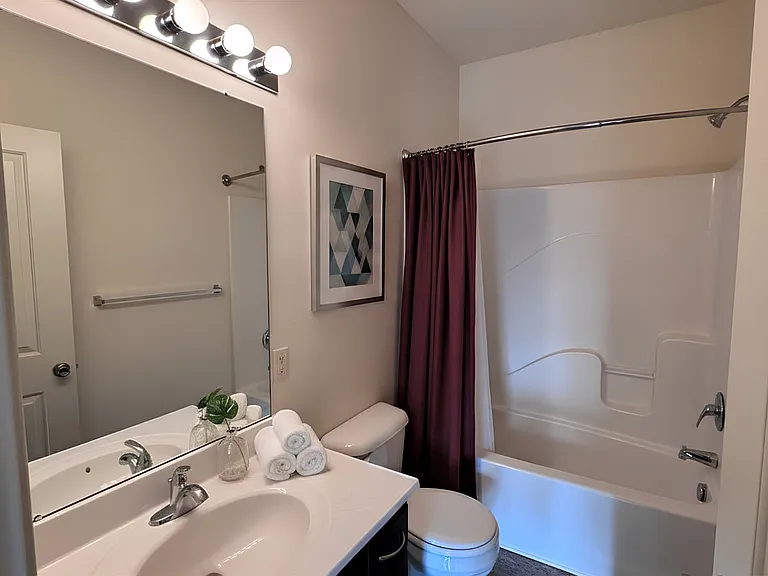 Holly Tree Apartments — Photo 24