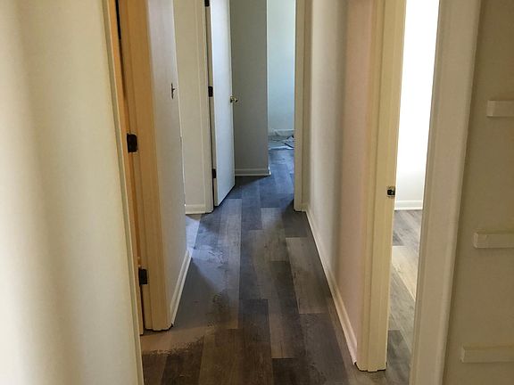 3rd image of 1216 Holly Ave