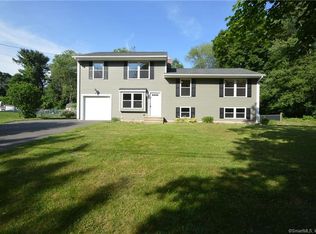 65 Green Meadow Rd, Milford, CT 06461