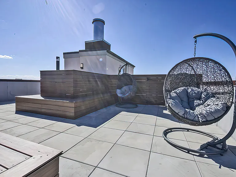 1024 Gates Ave #1H — Photo 15