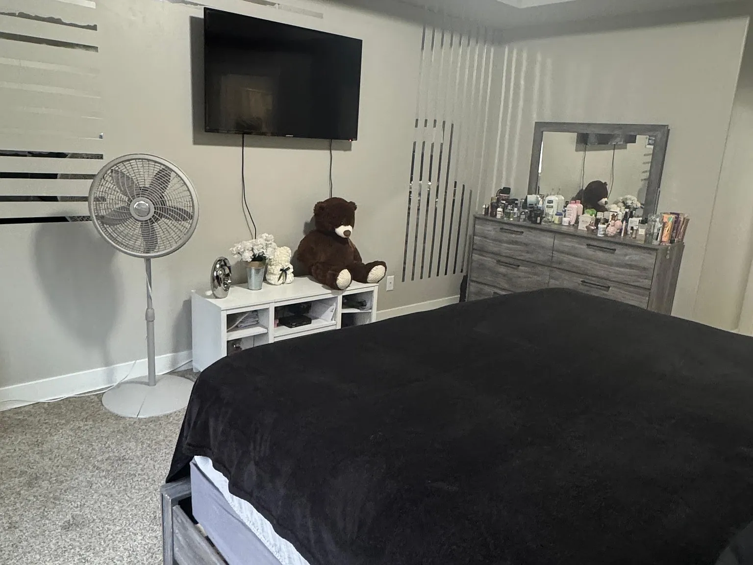 4 bed, 1749 sqft, $2,500 — Photo 3