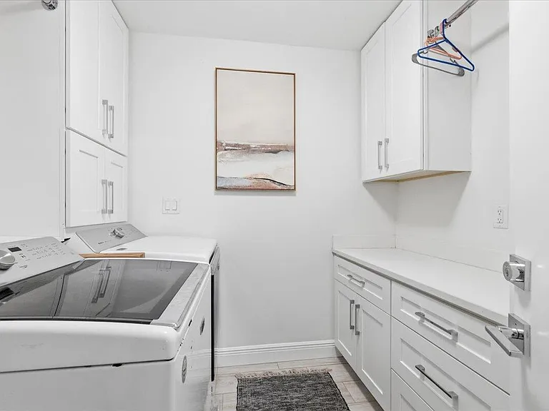 2210 NE 34th Ct — Photo 32