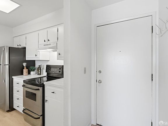 4th image of 1771 Broadway St APT 200