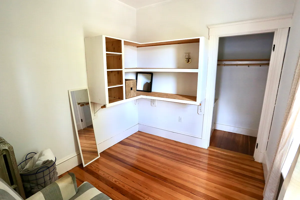 Building Photo - 124 Forest St #2L
