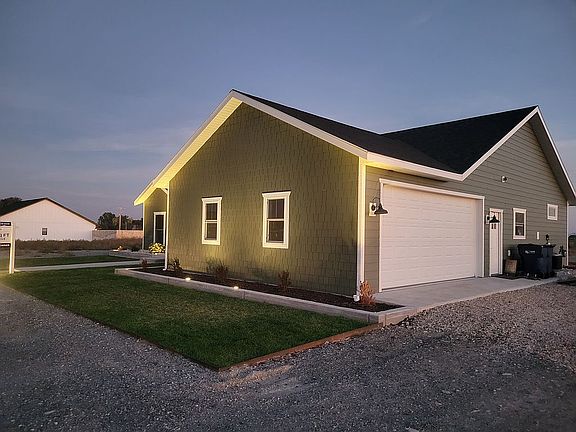 4th image of 518 School Ave