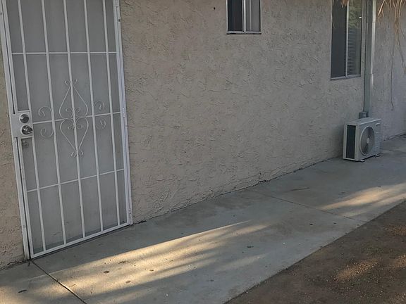 3rd image of 609 Frandale Ave