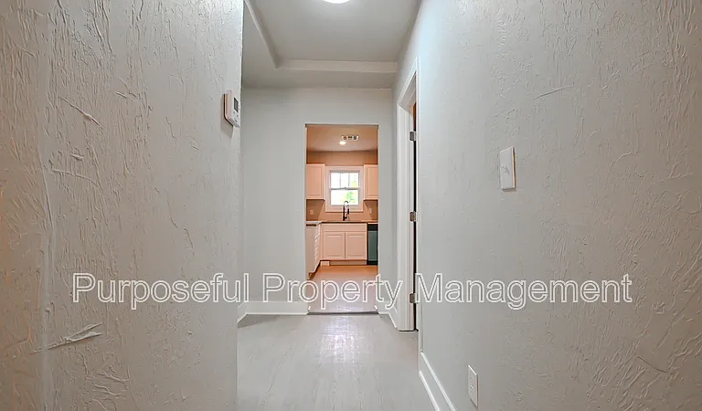 2201 Glen Ellyn St — Photo 8