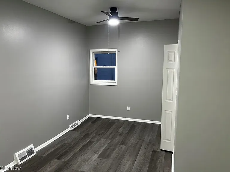 11824 Geraldine Ave — Photo 12