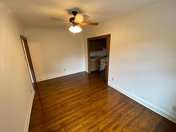 4th image of 522 W Belden Ave #E1