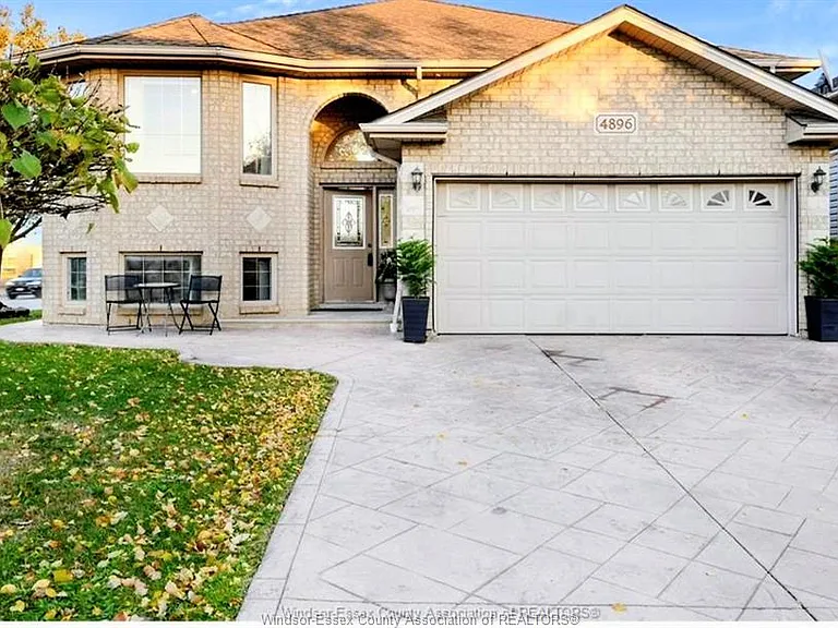 4896 Juliet Cres #BASEMENT — Photo 1