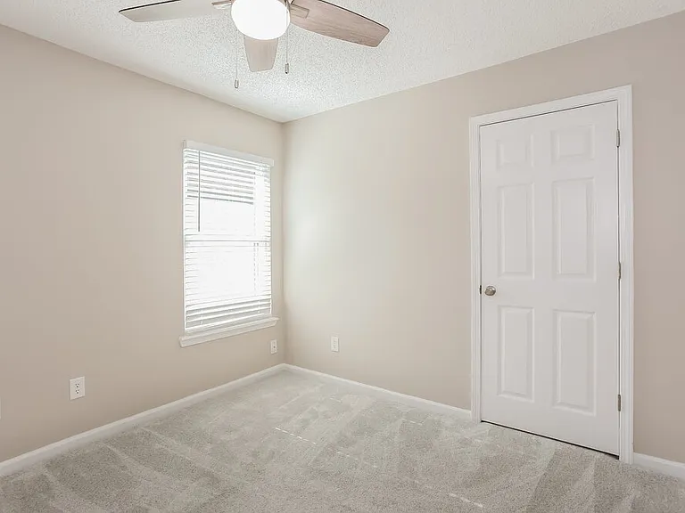 12639 Ashmore Green Dr N — Photo 14