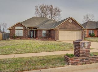 431 E Plantation Ter, Mustang, OK 73064