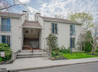 16 S Close, Moorestown, NJ 08057