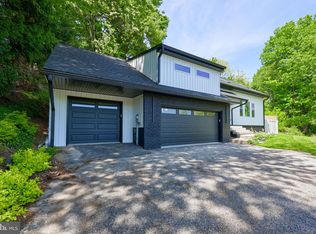 1321 Valley View Rd, York, PA 17403