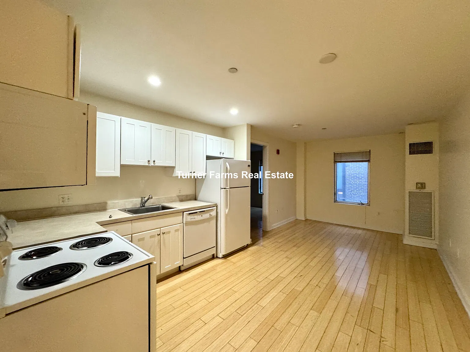4 Boylston Pl — Photo 2