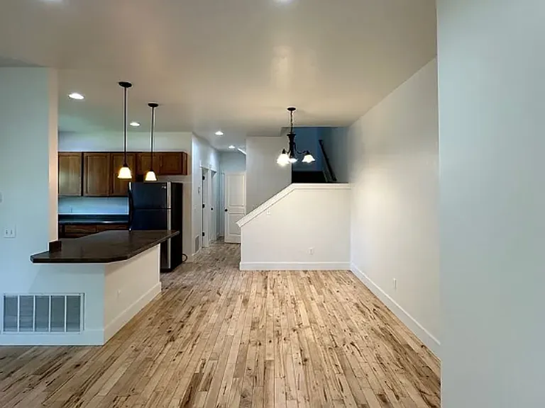 374 Kimball Ave #A — Photo 4