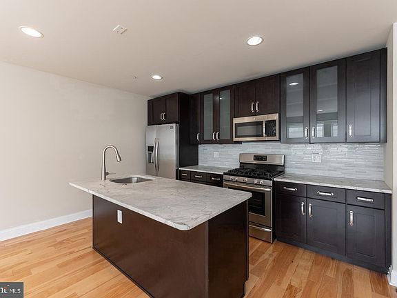 2nd image of 325 E Allen St APT 1