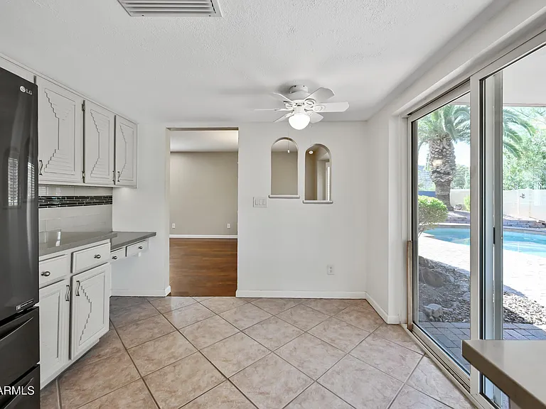 324 W Willow Ave — Photo 18