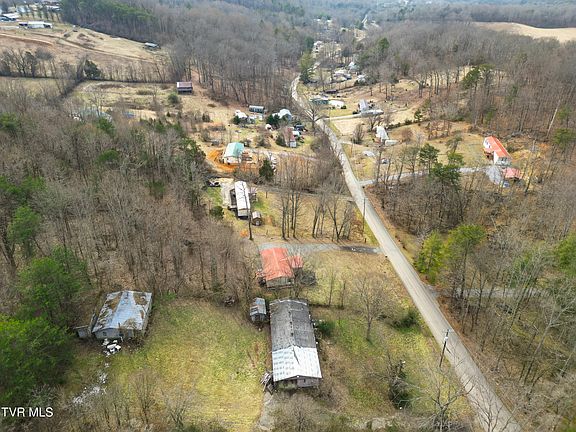 4th image of 219 Hartman Ln