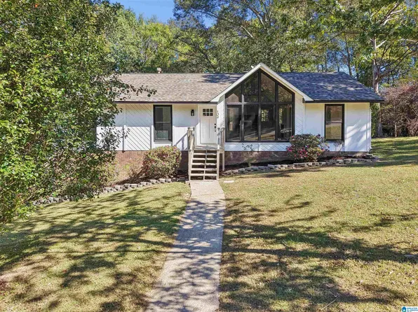104 Pamela Dr, Trussville, AL 35173